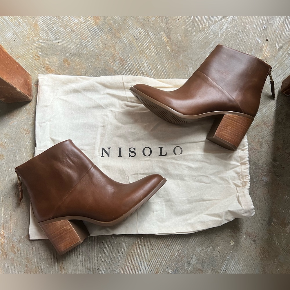 Nisolo Dari heeled boots, brown. Size 10. New, never worn.